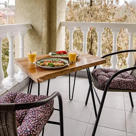 Na Horyzonti Hotel *